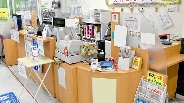 アカカベ薬局　徳庵駅前店の受付/カウンター