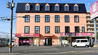 アカカベ薬局　谷川店の外観