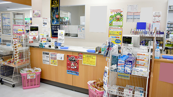 アカカベ薬局　谷川店の受付/カウンター