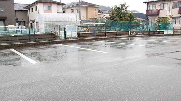 阪神調剤　アヤメ薬局店の駐車場