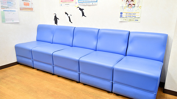 阪神調剤薬局　甲子園口店の待合スペース