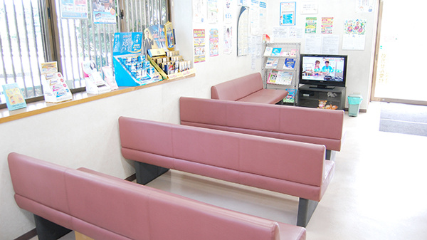 ゴダイ調剤薬局 太子鵤店の待合スペース