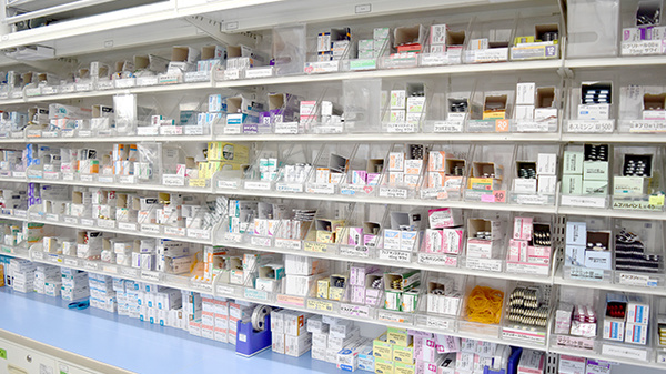 ゴダイ薬局　大津新町店の薬棚