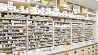 ゴダイ調剤薬局 日赤前２号店の薬棚