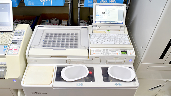 ニシヤクマリナ薬局の調剤器具