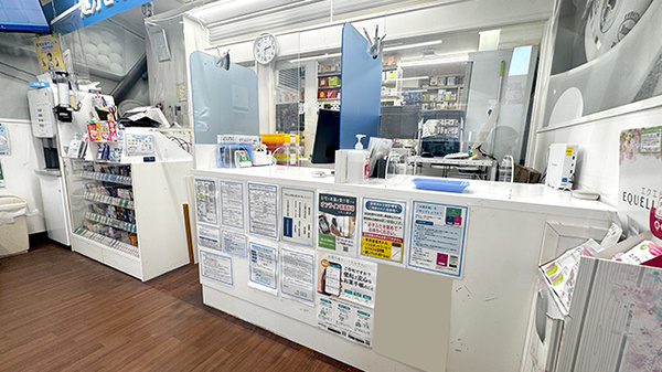 薬局トモズ野沢店の受付/カウンター