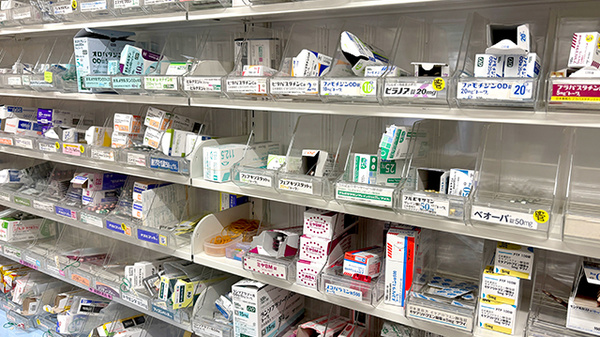 のぞみ薬局西台店の薬棚