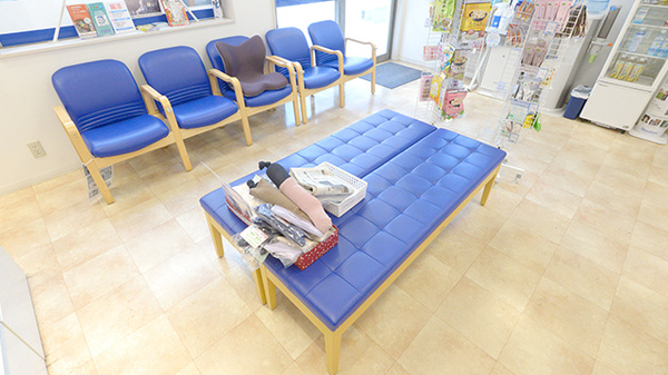 クオール薬局葛飾高砂店の待合スペース