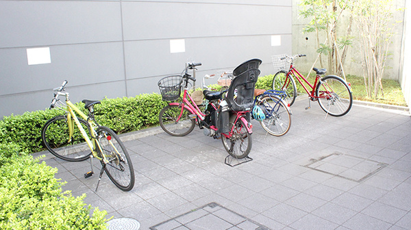 多摩センターやまざくら薬局の駐輪場