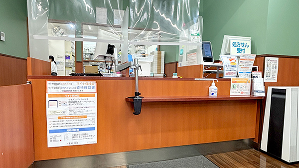 薬局トモズ武蔵小杉店の受付/カウンター