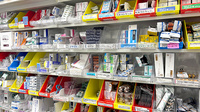 薬局トモズららぽーと海老名店の薬棚
