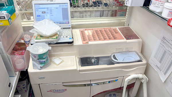 薬局トモズららぽーと海老名店の調剤器具