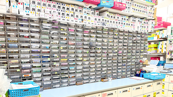 わかば薬局　大宮店の薬棚