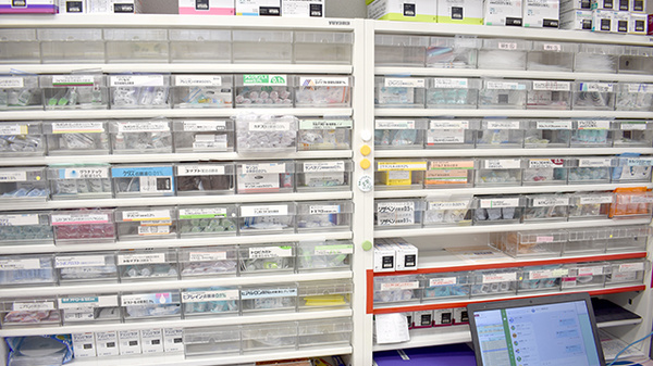 メロディー薬局野火止店の薬棚