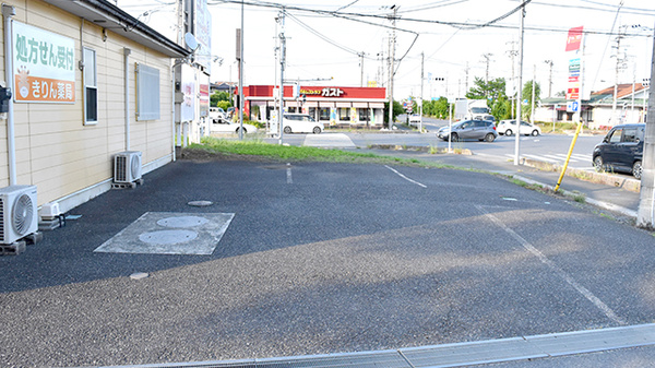 きりん薬局の駐車場