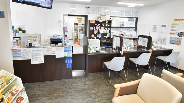 ノルデン薬局大麻店の受付/カウンター