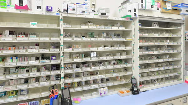 ノルデン薬局月寒中央店の薬棚
