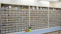 いなみつ薬局元町店の薬棚