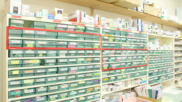 あゆみ薬局東習志野店の薬棚