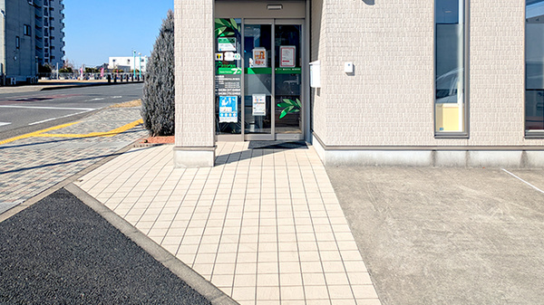 タカダ薬局ちはら台店の入口