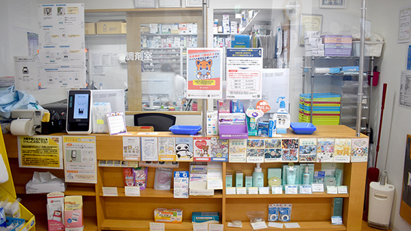 西冠トモエ薬局の受付/カウンター