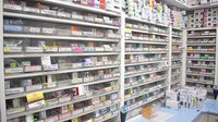 西冠トモエ薬局の薬棚