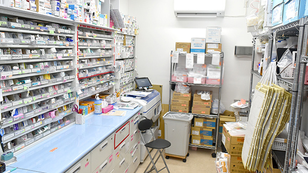 箕面坊島ＭＹ薬局の調剤室