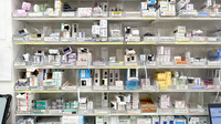 アカカベ薬局　甲斐田東町店の薬棚