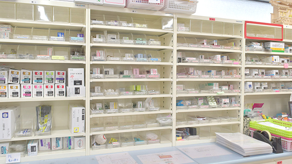 スティア薬局菅原店の薬棚