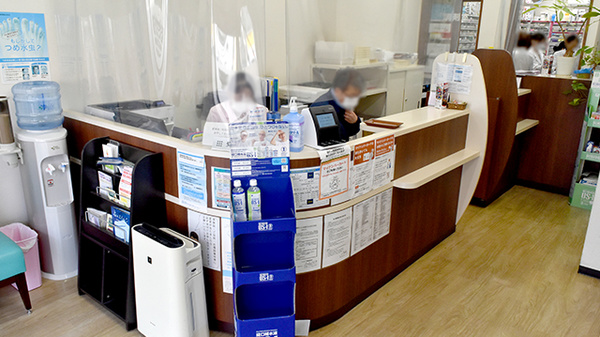 ヘルシー薬局長堂店の受付/カウンター