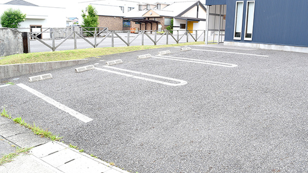 アポロ薬局幸田店の駐車場