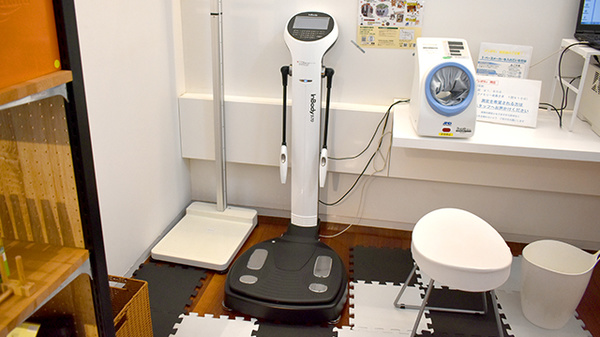 ペリカン薬局ファミリーガーデン大野城店の体組成計測定器