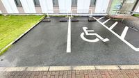 宮の陣薬局の駐車場