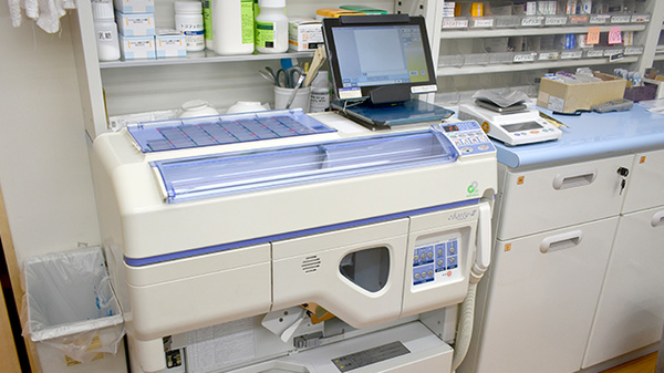 平成堂薬局元町店の調剤器具