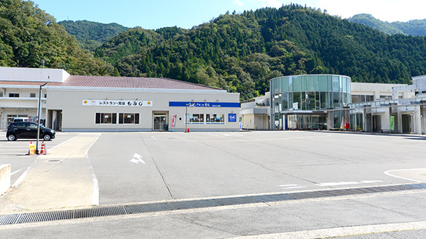 クオール薬局安芸太田店の駐車場