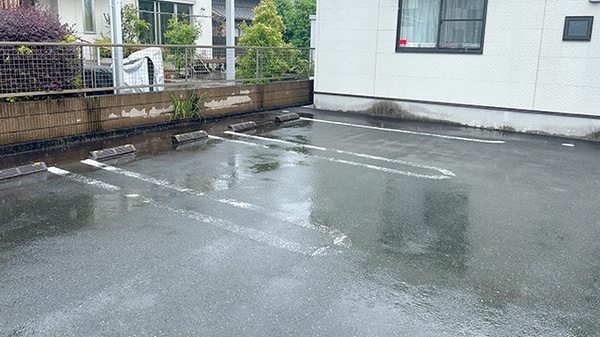 あらたま薬局の駐車場