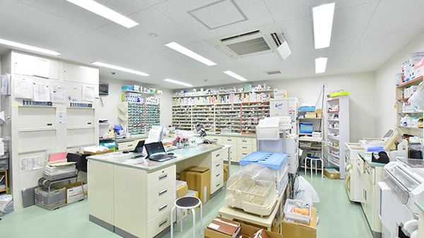 つばき薬局 男山店の調剤室