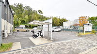 つばき薬局 美濃山店の駐車場