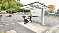 つばき薬局 美濃山店の駐輪場
