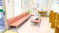 くすりのマルト調剤薬局　金沢店の待合スペース