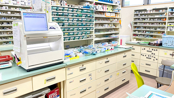 くすりのマルト調剤薬局　金沢店の調剤室