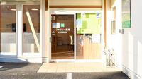 ファミリー薬局安江病院前店の入口