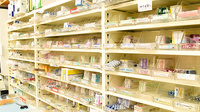 ファミリー薬局安江病院前店の薬棚