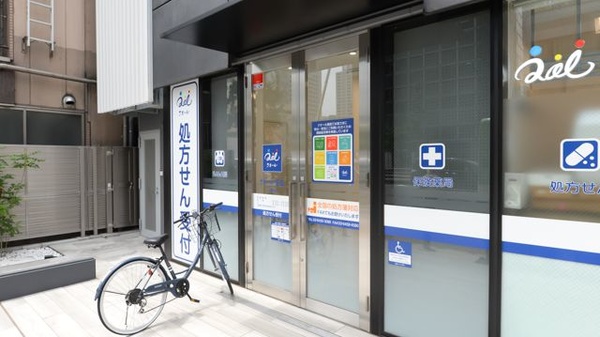 クオール薬局 田町店の入口