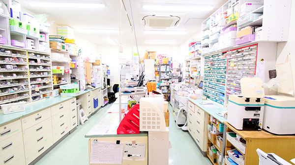 サエラ薬局 千里中央店の調剤室