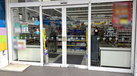 薬局トモズ辻堂南口店の入口