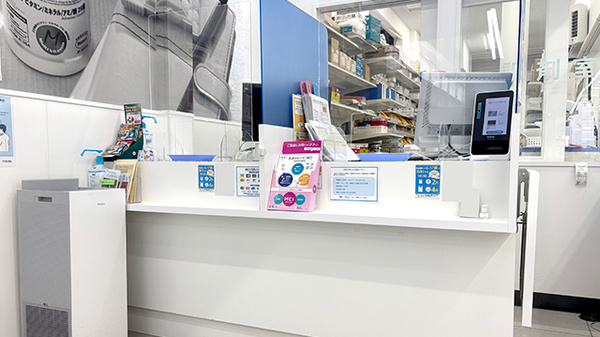 薬局トモズ辻堂南口店の受付/カウンター