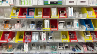 薬局トモズ辻堂南口店の薬棚