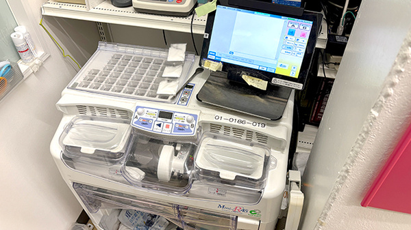 薬局トモズ辻堂南口店の調剤器具