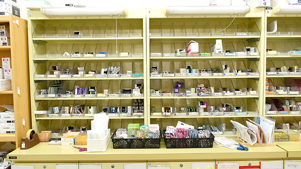 のぞみ薬局東沼波店の薬棚